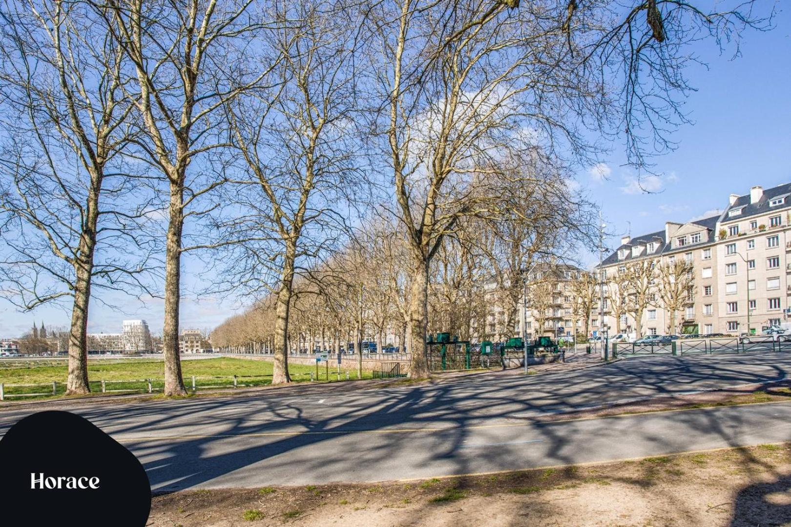 Le City - Parking And Comfort In The City Centre كان المظهر الخارجي الصورة